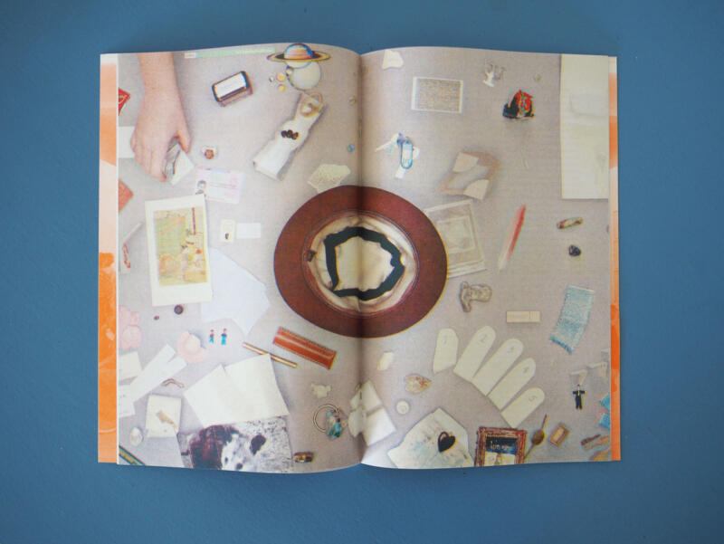 7 Talker16 centrefold blue